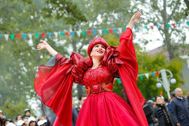 В Азербайджане прошел юбилейный Фестиваль граната - ФОТО